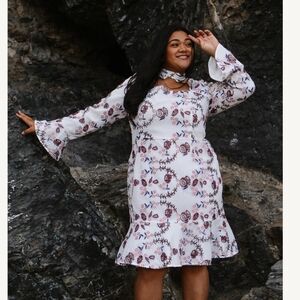 🫦NWT Ivy City Co Floral Embroidered Jaylynn Dress